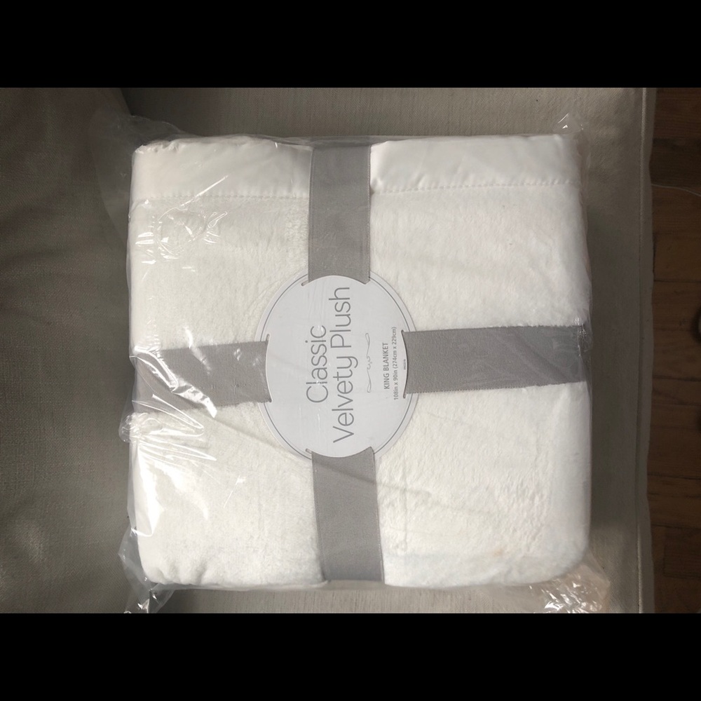 3 King Sized blankets